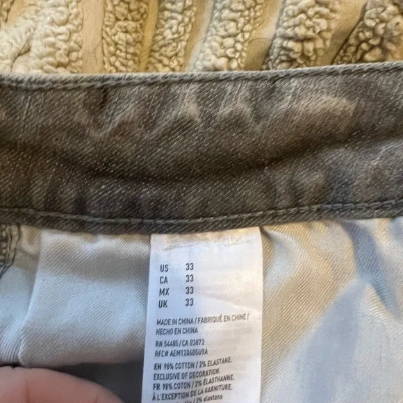 AE Distressed Denim Shorts - Picture 3 of 3